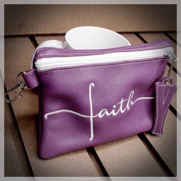 Violeta Piel Genuina Wallet Pouch Con Zipper, Inicial y Gancho/Llavero Unlined